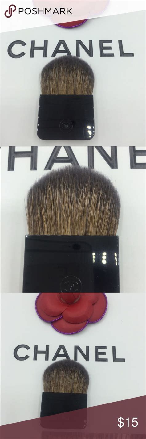 chanel bronzing brush.